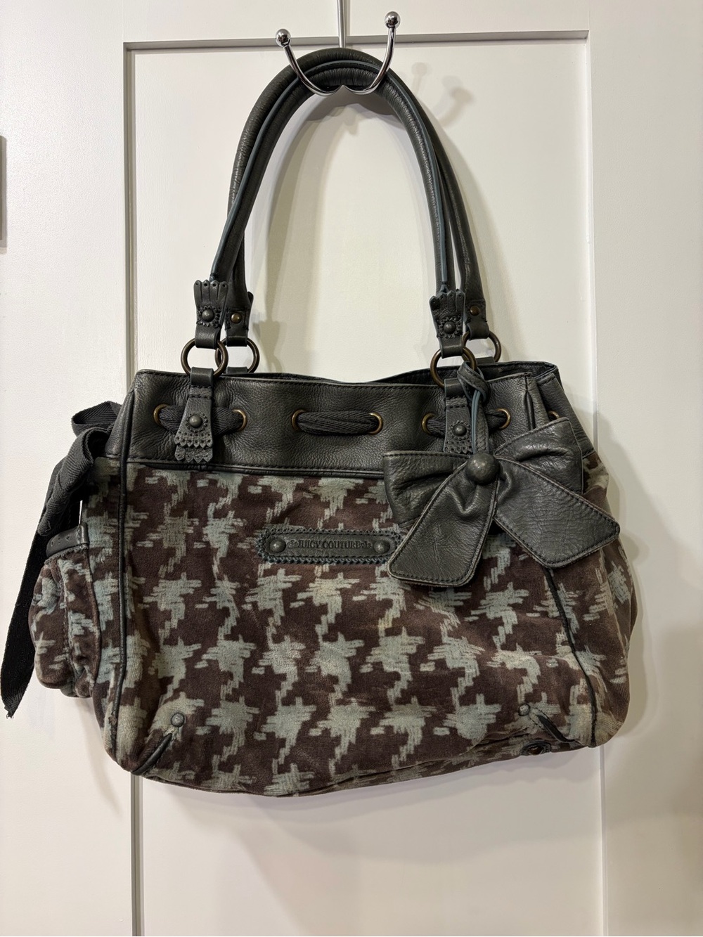 Juicy Couture Y2K Grey and Green Houndstooth Shoulder Bag with Bow Accent